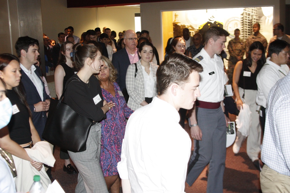 Leadership at Walter Reed welcomes prospective USU students to medical center