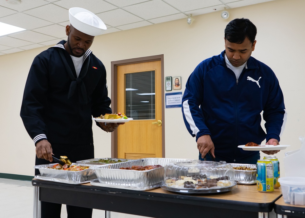 Sailors Onboard NSGL Participate in Ramadan, Celebrate Eid al-Fitr