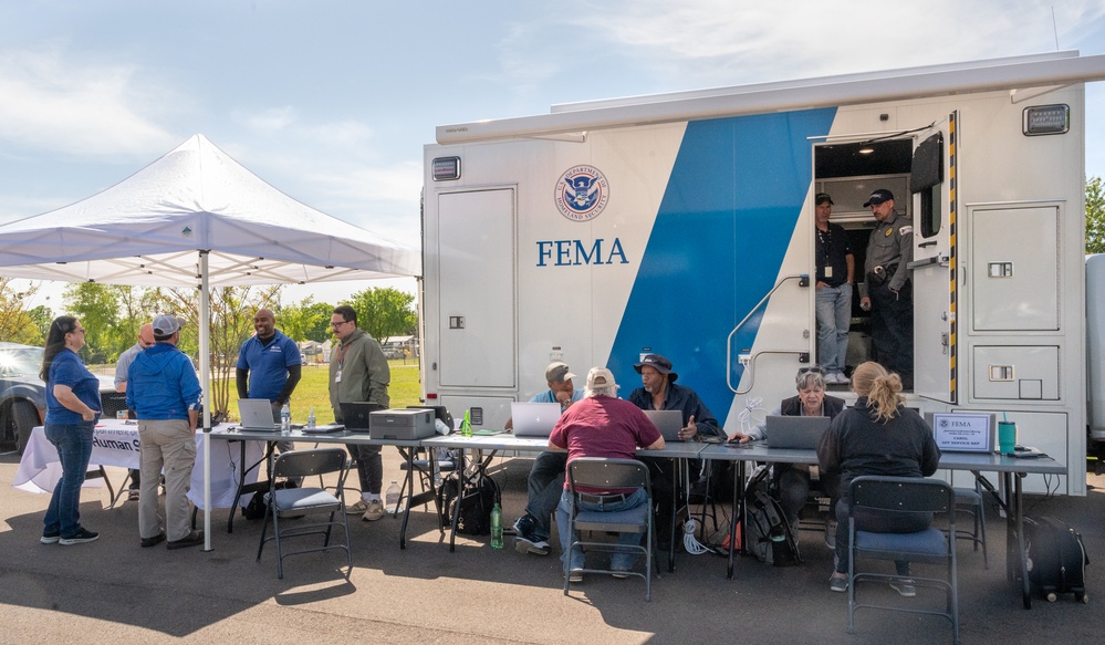 FEMA Mobile Disaster Recovery Center Open in Hardin County