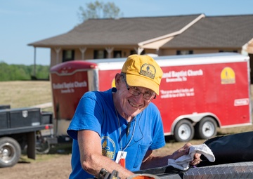 Volunteers Come to Tornado Survivors Aid