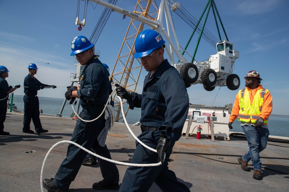 George Washington Onloads Carrier Vessel Crash Crane