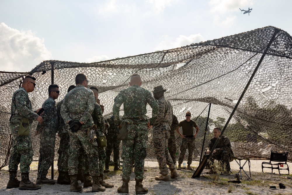 Balikatan 23 | U.S. Marines and Philippine Marines share knowledge