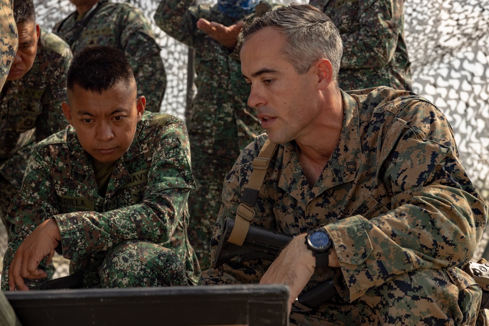 Balikatan 23 | U.S. Marines and Philippine Marines share knowledge