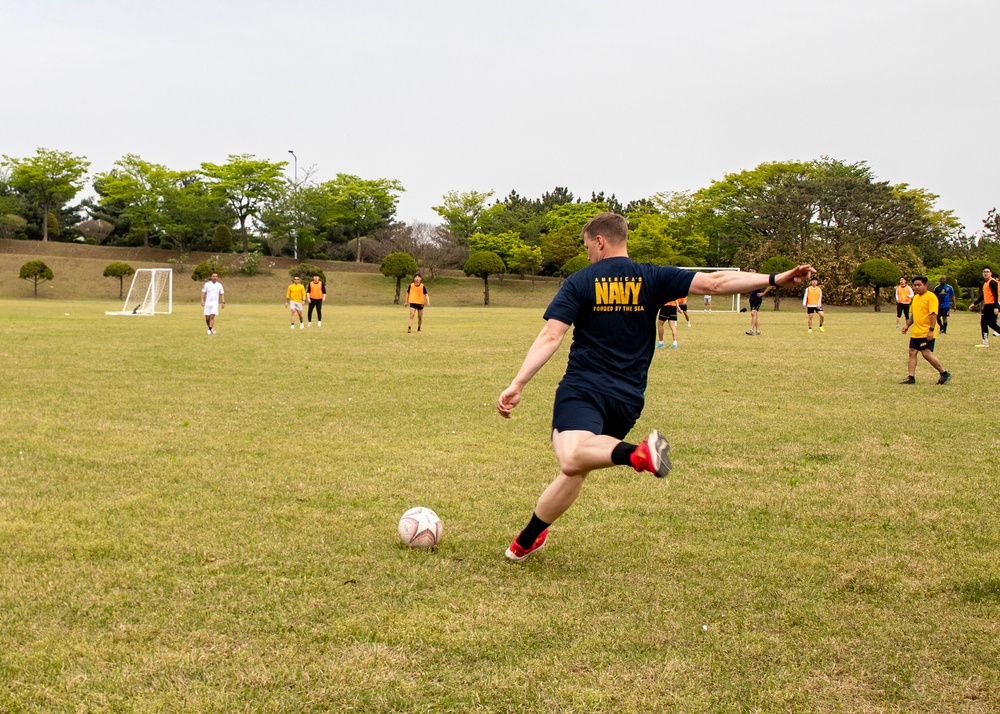 Sailors from USS John Finn (DDG 113) and Republic of Korea Navy Play Soccer