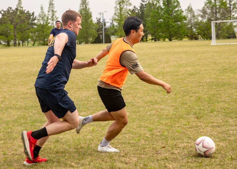 Sailors from USS John Finn (DDG 113) and Republic of Korea Navy Play Soccer