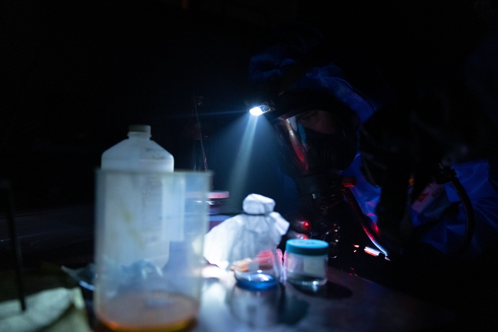 31st MEU CBRN conducts low light exercise