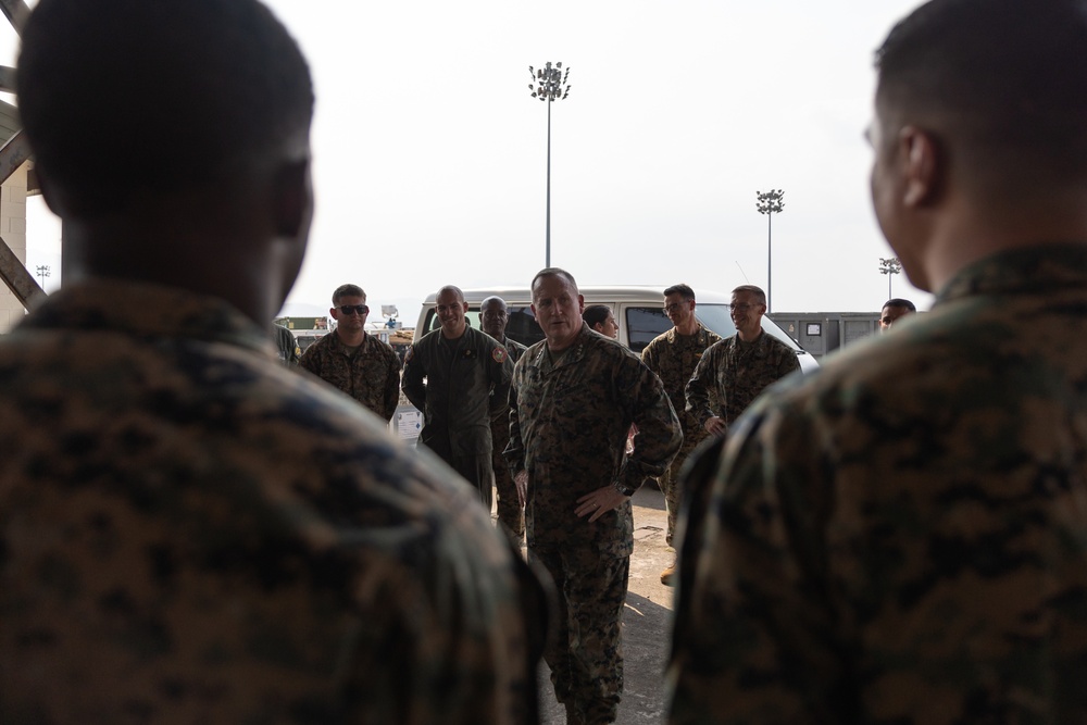 Balikatan 23 | MARFORPAC CG Visits FlightLine