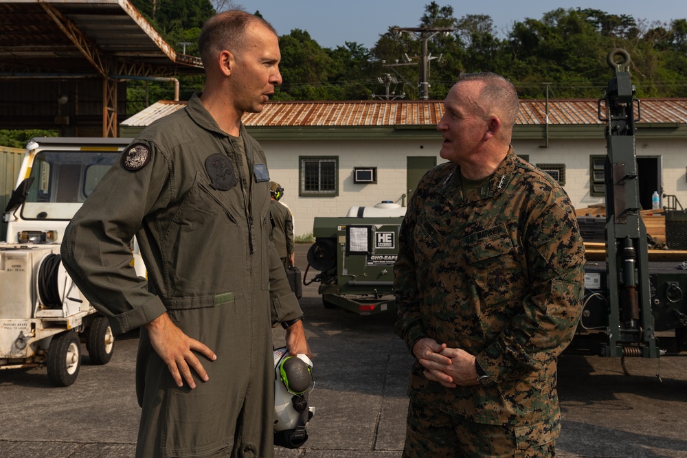 Balikatan 23 | MARFORPAC CG Visits FlightLine