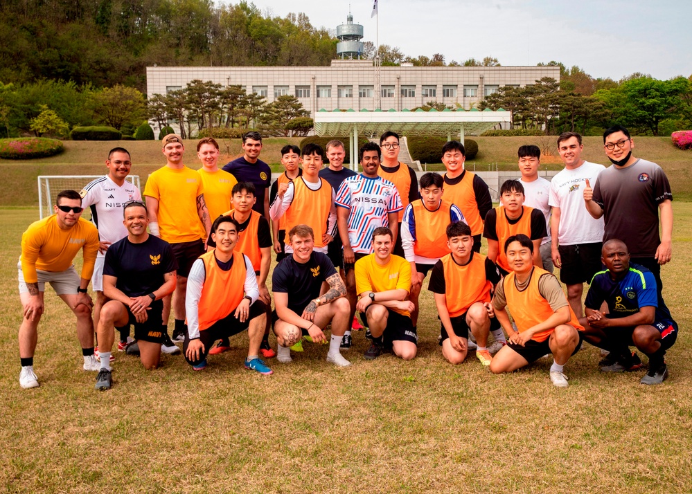 Sailors from USS John Finn (DDG 113) and Republic of Korea Navy Play Soccer