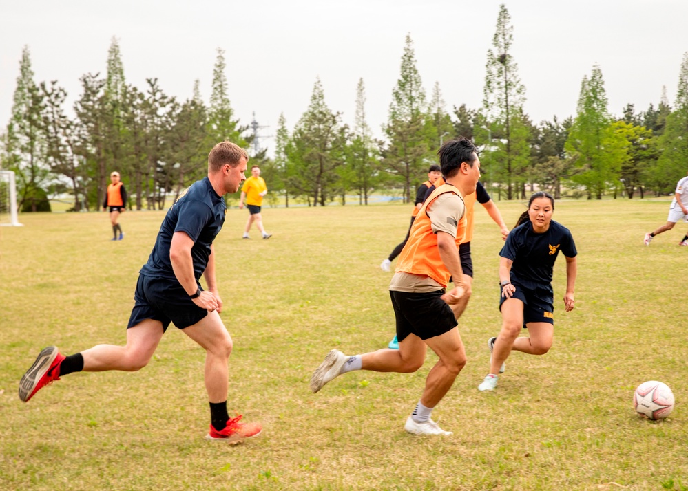 Sailors from USS John Finn (DDG 113) and Republic of Korea Navy Play Soccer
