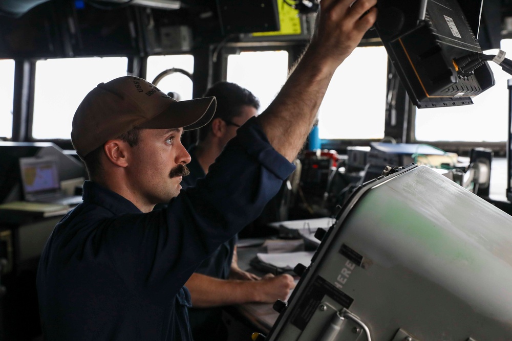 USS Truxtun Departs Eilat