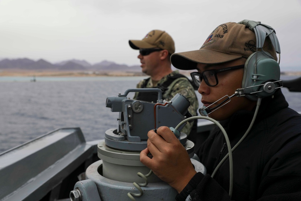 USS Truxtun Departs Eilat