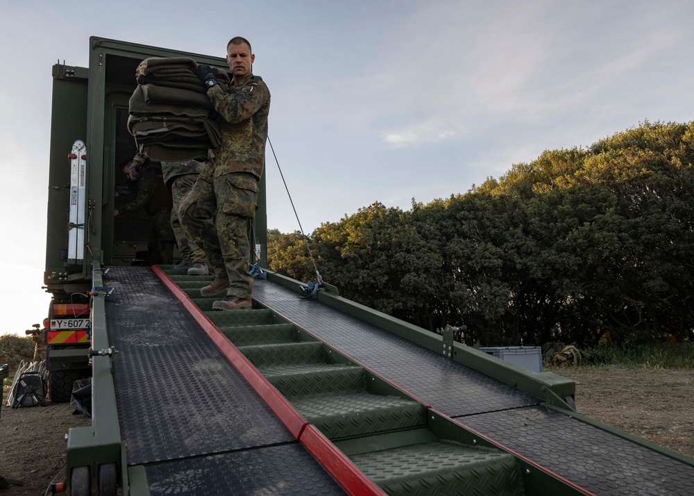 GERMAN SOLDIERS BUILD ROLE 1 MEDICAL FACILITY ON THE FIELD