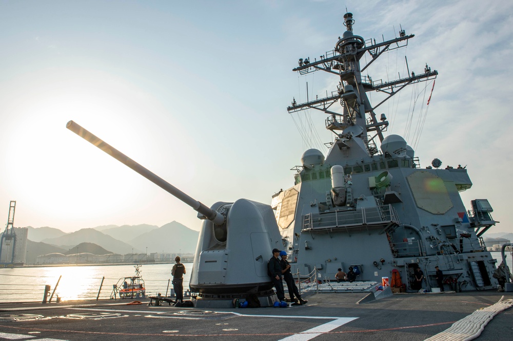 USS Paul Hamilton Fujairah Port Visit