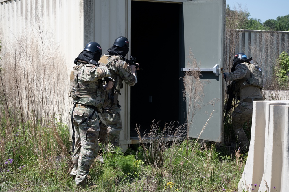 Photo of 116th Explosive Ordnance Disposal Field Exercise