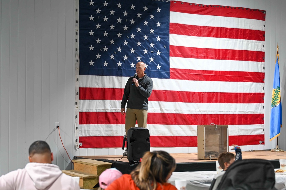 Committee of 100 welcomes Airmen to Altus AFB