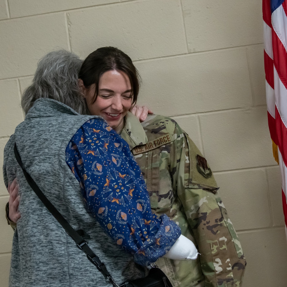 I-70 Crash survivors meet 181st IW airmen who rescued them