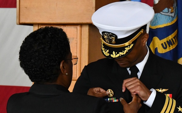 Fleet Air Reconnaissance (VQ) 4 holds a Change of Command