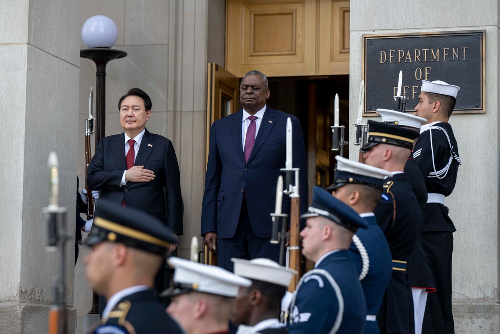 SECDEF Hosts ROK President Yoon Suk Yeol