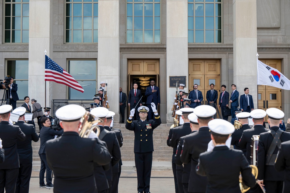 SECDEF Hosts ROK President Yoon Suk Yeol