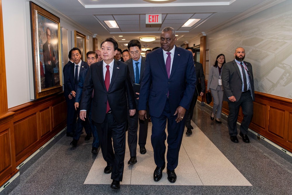 SECDEF Hosts ROK President Yoon Suk Yeol