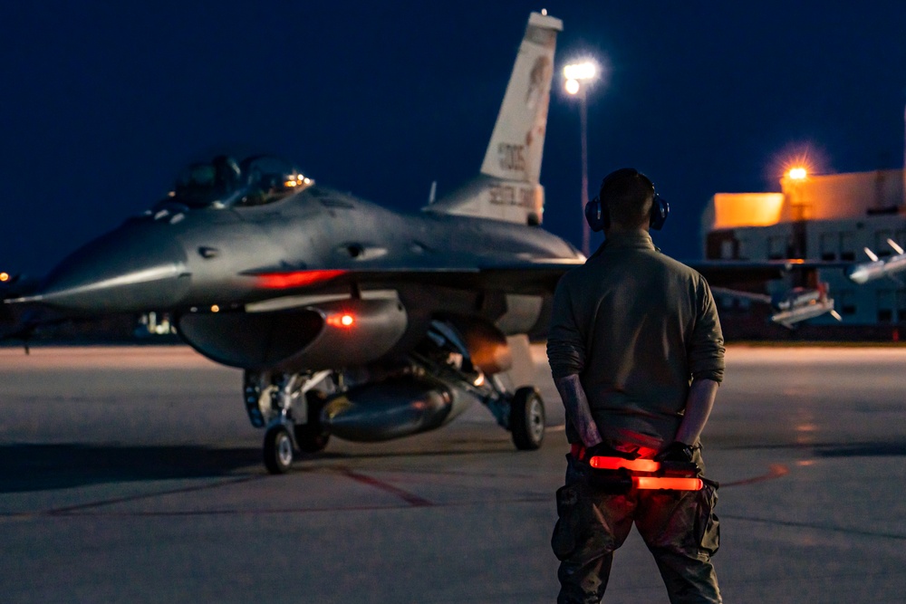 114th Fighter Wing conducts evening operations