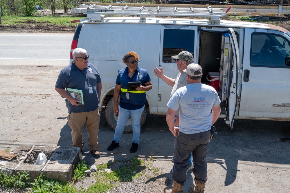 FEMA Canvasses Neighborhoods Where Tornado Touched Down