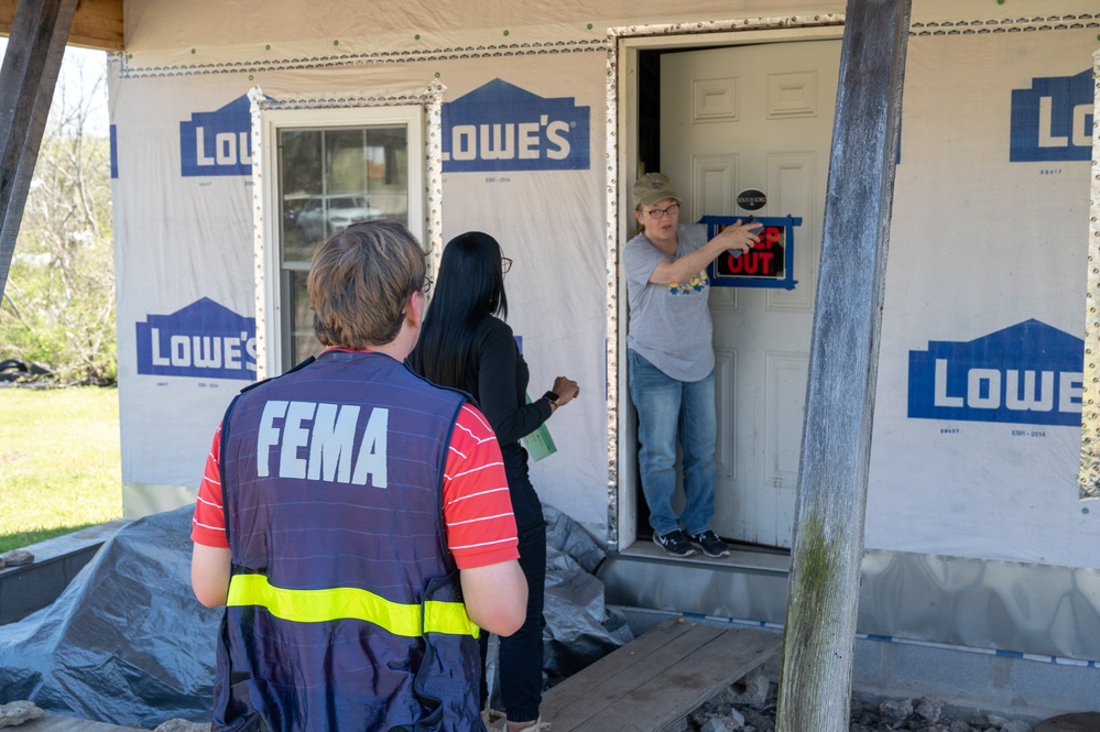 FEMA Canvasses Neighborhoods Where Tornado Touched Down