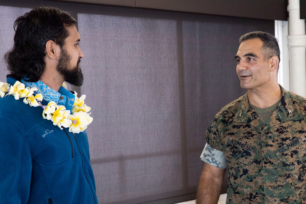 Senator Awa Visits Marine Corps Base Hawaii