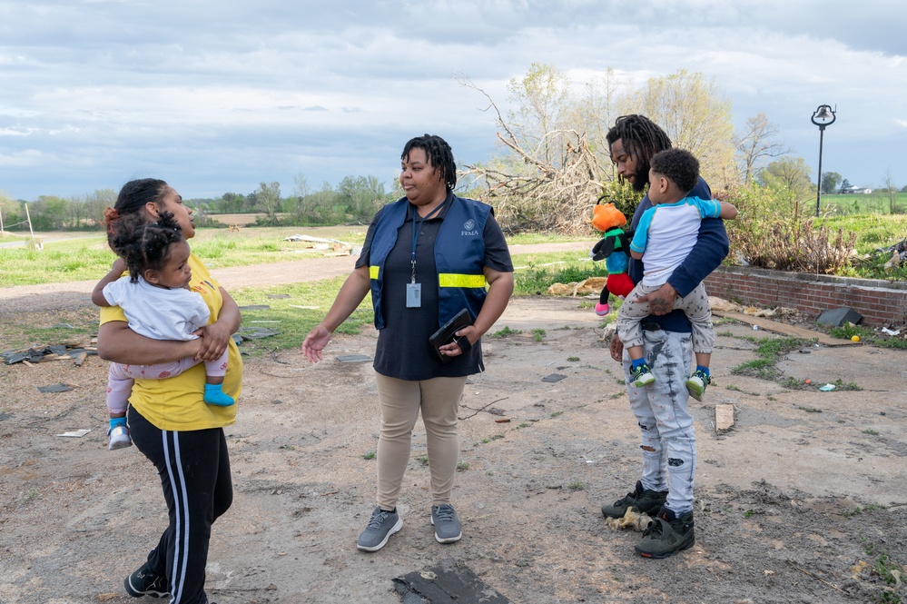 FEMA Canvasses Neighborhoods Where Tornado Touched Down