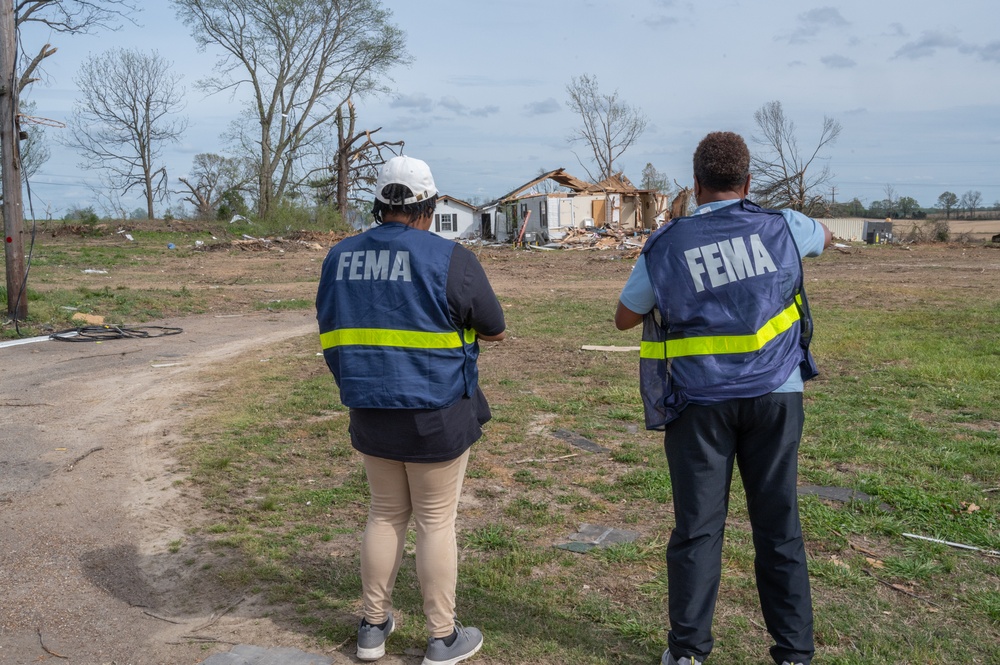 FEMA Canvasses Neighborhoods for Tornado Survivors