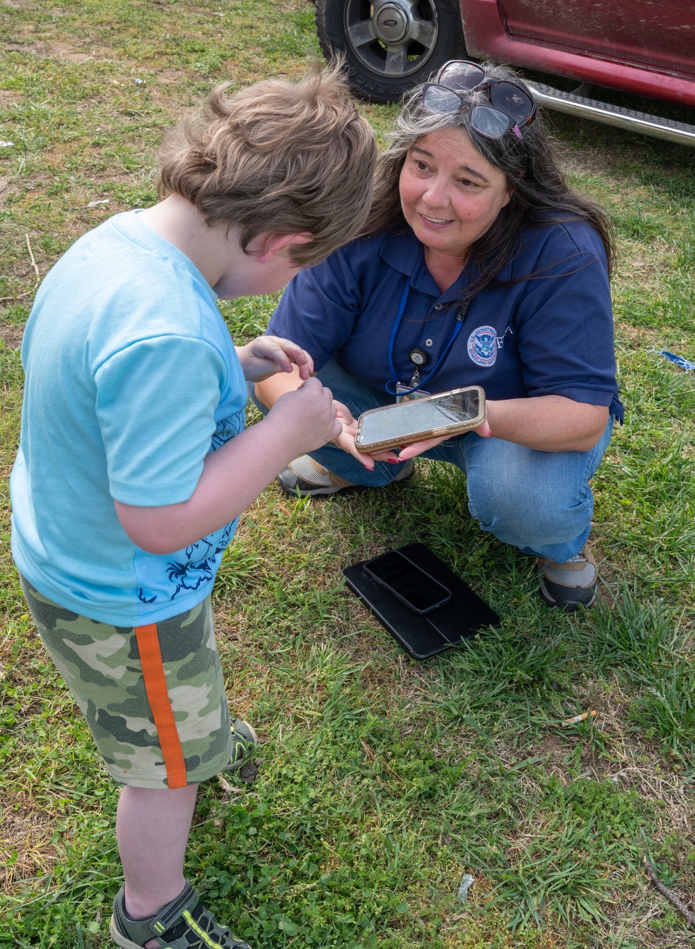 FEMA Canvasses Neighborhoods for Tornado Survivors