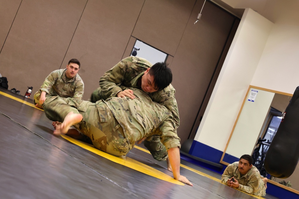 602nd Aviation Support Battalion Hosts Combatives Level II