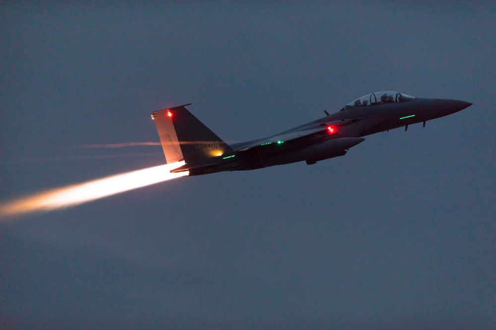 MAG-12 Conducts Night-time Flight Ops in South Korea during KFT 23