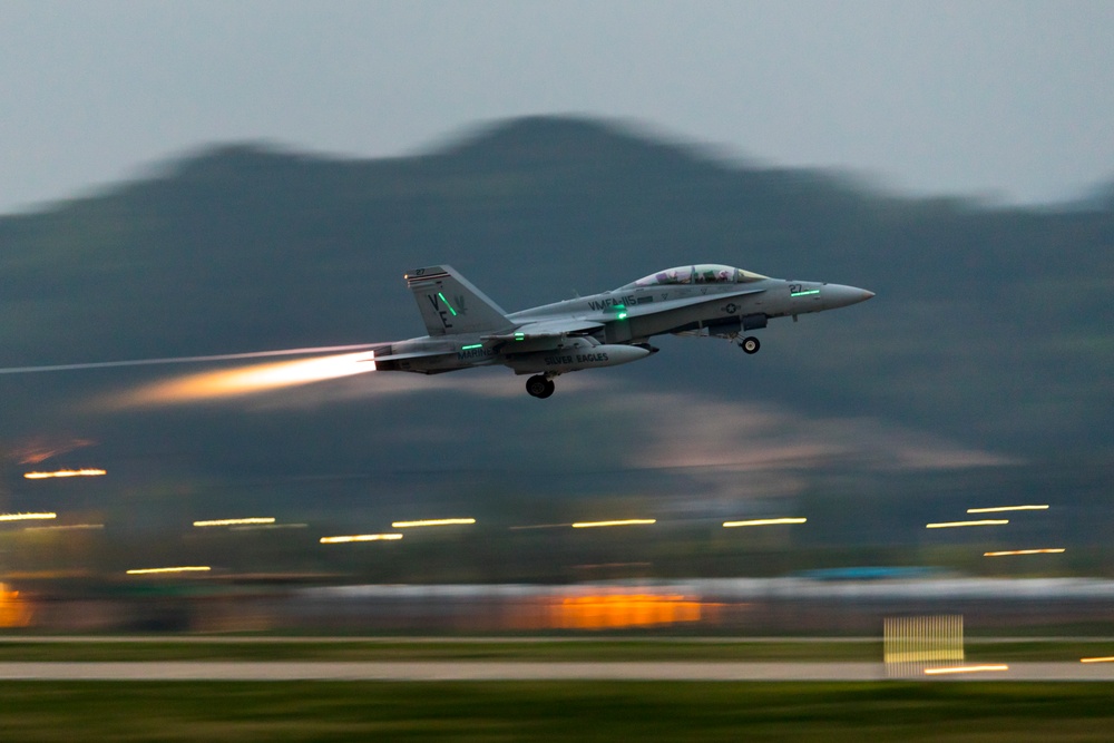 MAG-12 Conducts Night-time Flight Ops in South Korea during KFT 23