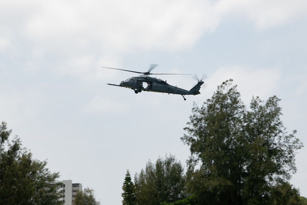 18th Wing commander conducts CSAR training