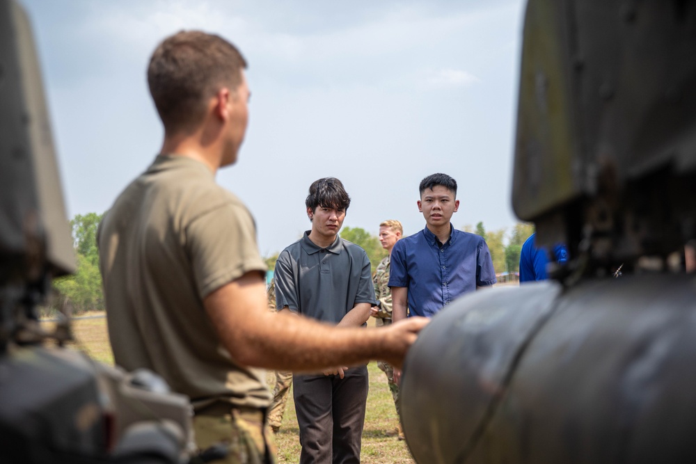 University of Hawaii Students tour Fort Magsaysay