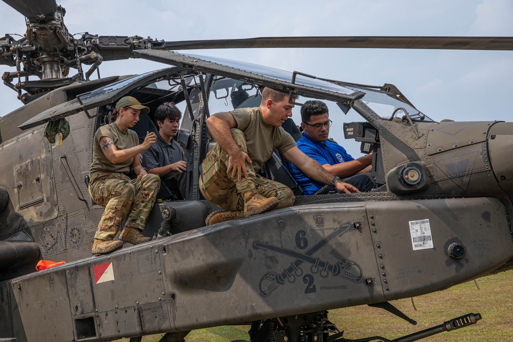 University of Hawaii Students tour Fort Magsaysay