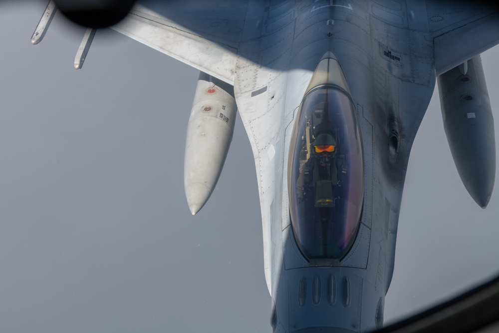 909th ARS refuels KFT