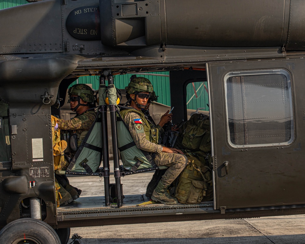 1-27 Charlie Company infill operation alongside with the Australian Defense Force and the Philippine Army on Fort Magsaysay, Philippines