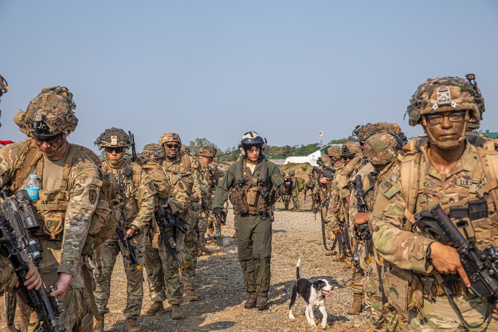 1-27 Charlie Company infill operation alongside with the Australian Defense Force and the Philippine Army on Fort Magsaysay, Philippines