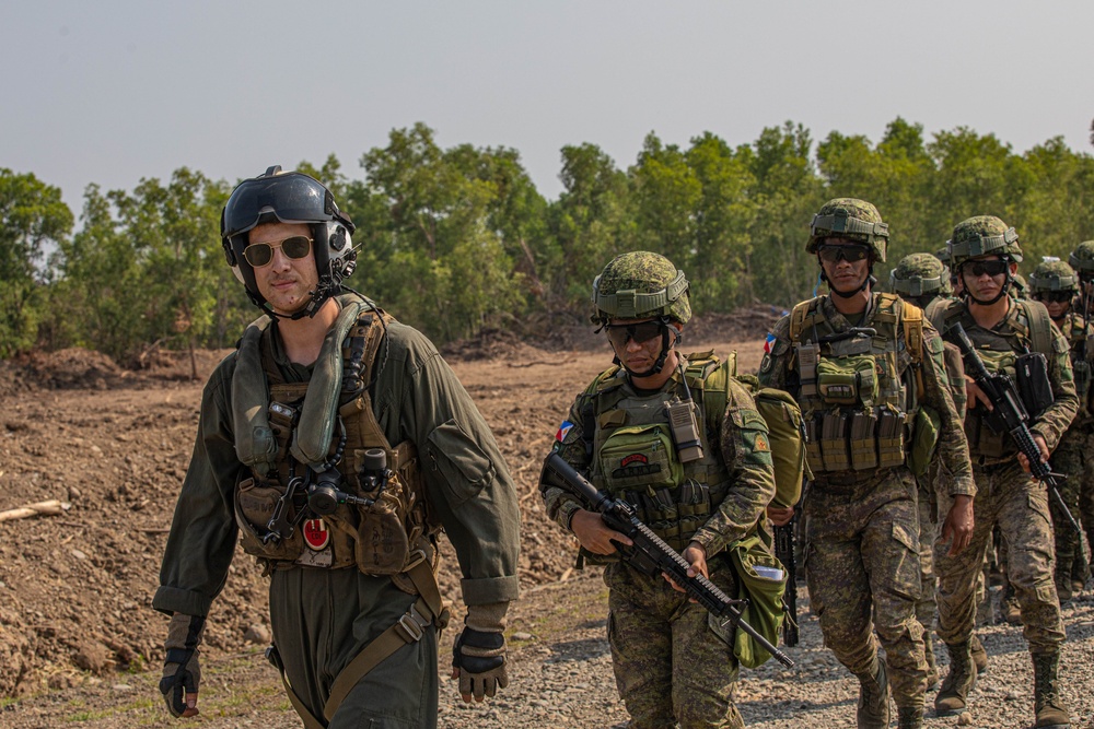 1-27 Charlie Company infill operation alongside with the Australian Defense Force and the Philippine Army on Fort Magsaysay, Philippines