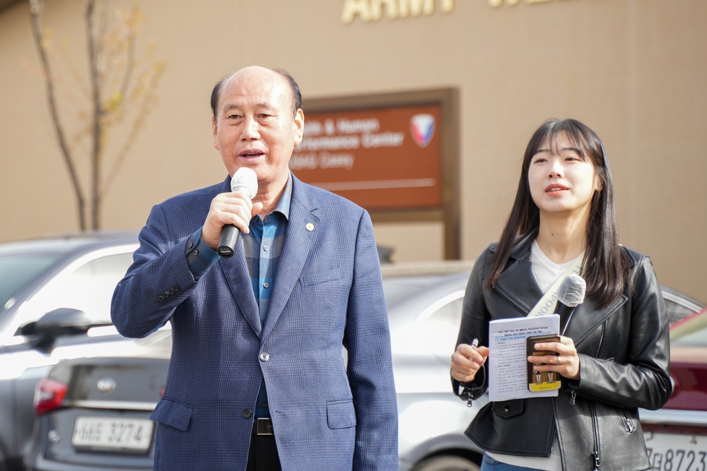 USAG Yongsan-Casey Soldiers &amp; KATUSAs Tour the Taekwondo World Headquarters &amp; the Blue House