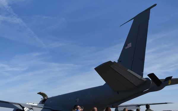 German leaders from the local community observe an aerial refueling mission