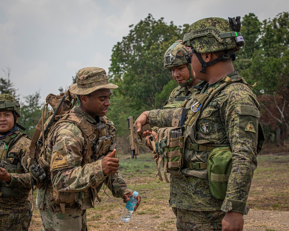 1-27 Charlie at Combined Range with Australian Defense Force and the Philippine Army on Fort Magsaysay, Philippines