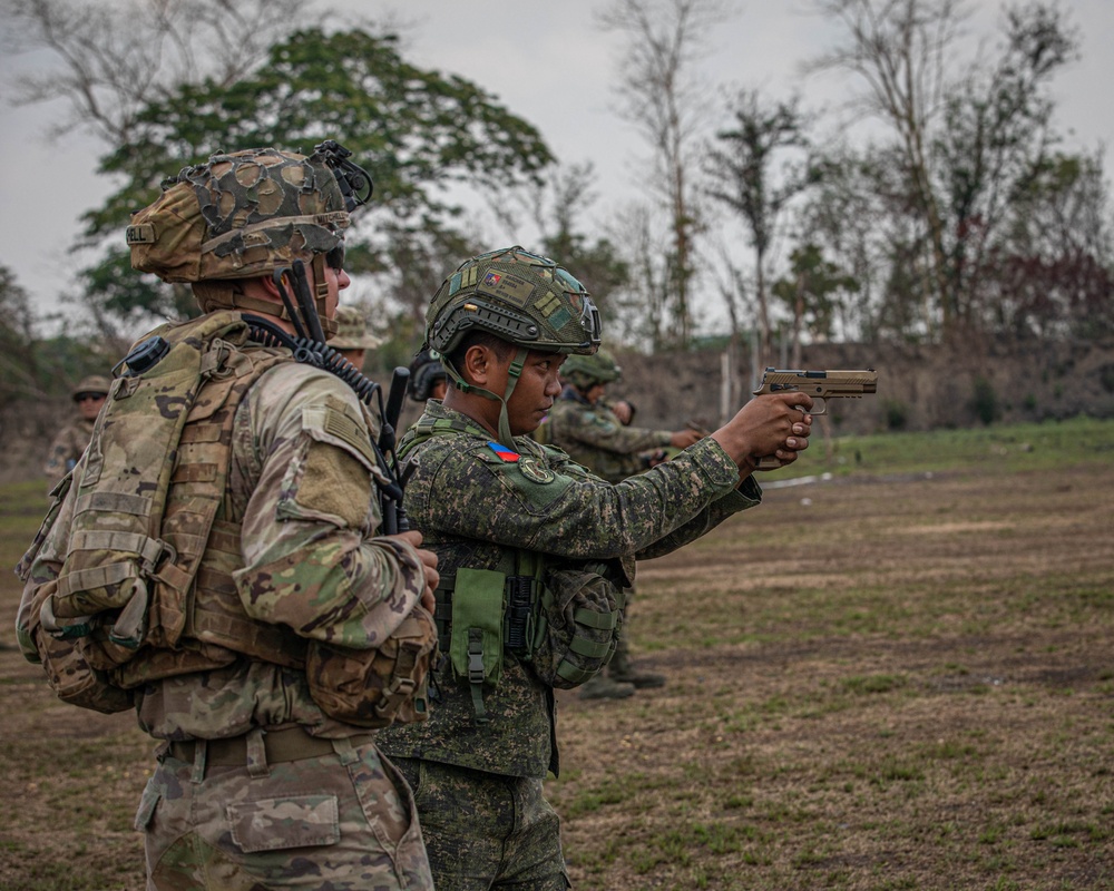 1-27 Charlie at Combined Range with Australian Defense Force and the Philippine Army on Fort Magsaysay, Philippines