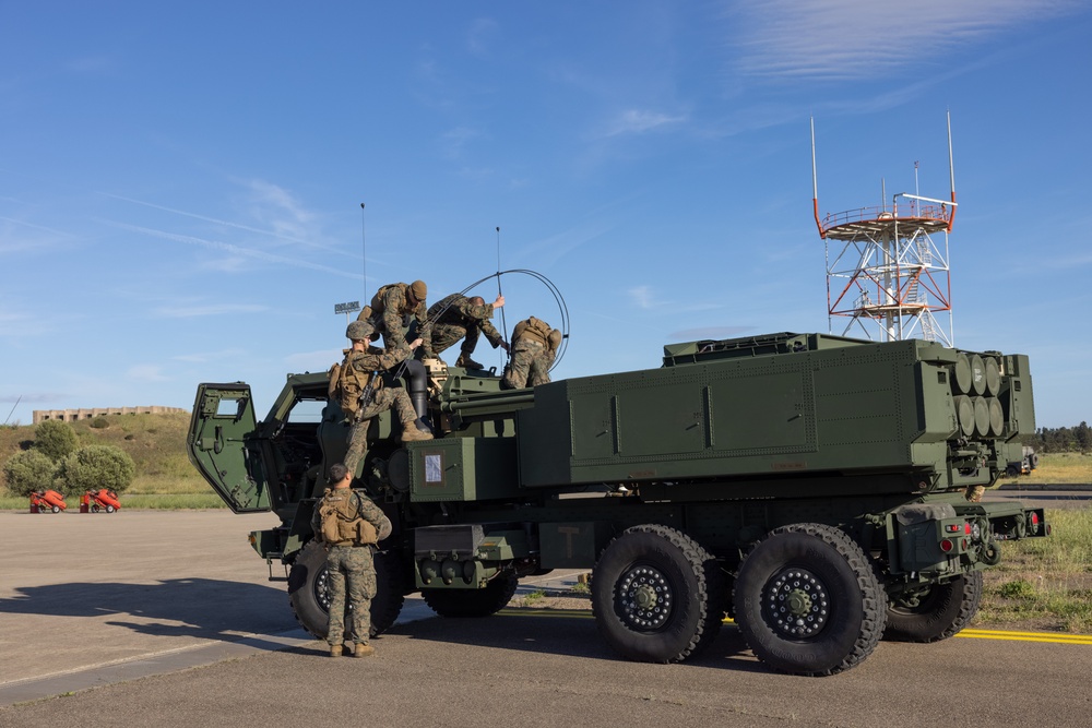 DVIDS - Images - 2/10 Marines Conduct a HIRAIN in Italy [Image 21 of 42]