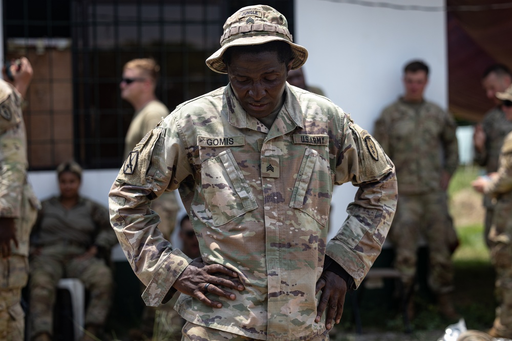 U.S. and Philippine soldiers conduct a training mission