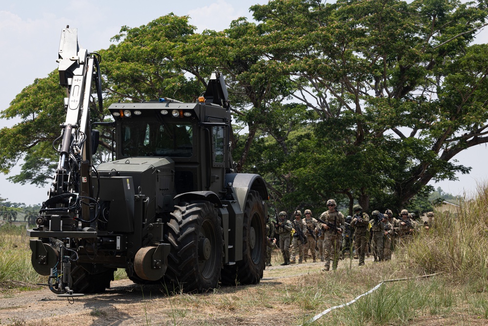 U.S. and Philippine soldiers conduct a training mission