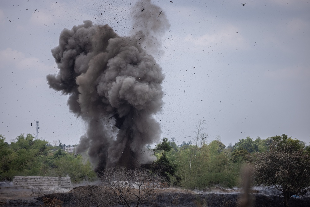 U.S. and Philippine soldiers conduct a training mission